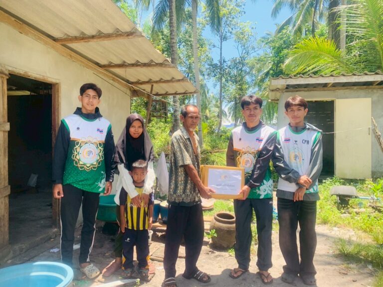 กิจกรรมเยี่ยมเยียนพร้อมเก็บข้อมูลและมอบกล่องยังชีพให้แก่ ผู้สูงอายุ ผู้ยากไร้ ในพื้นที่ตำบลศาลาใหม่
